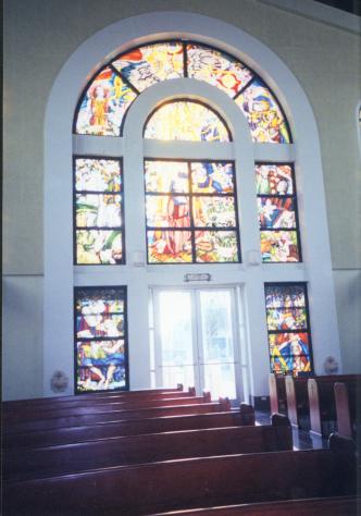 西班牙廣場的教堂彩繪玻璃